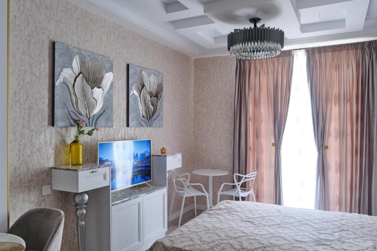 Luxury Apartments Sea View Julymia Одесса Экстерьер фото